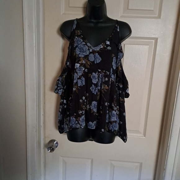American eagle outfitters cold shoulder floral blouse size medium - Picture 1 of 7